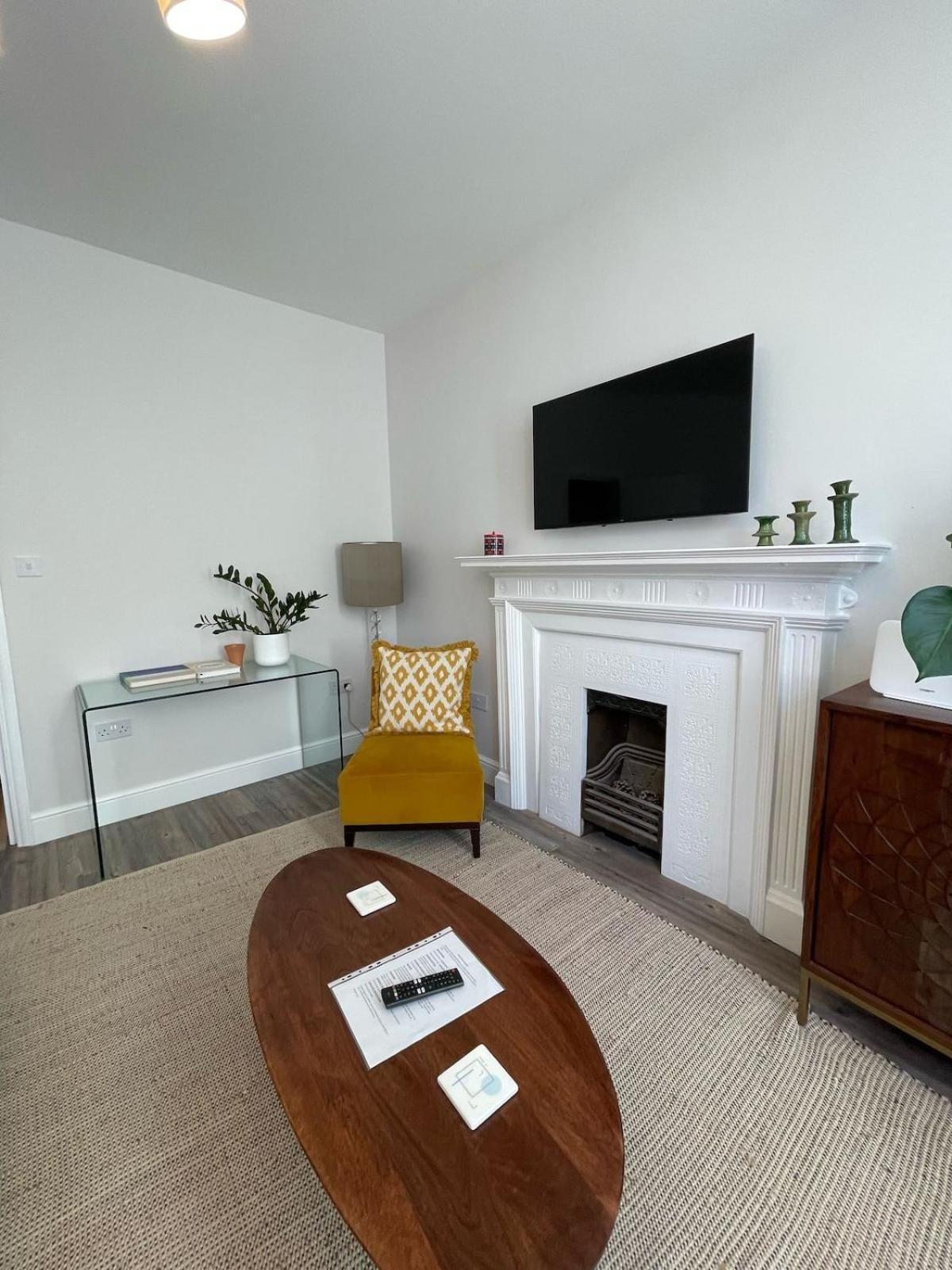 Cozy One Bedroom Close To Abbey Road Appartamento *